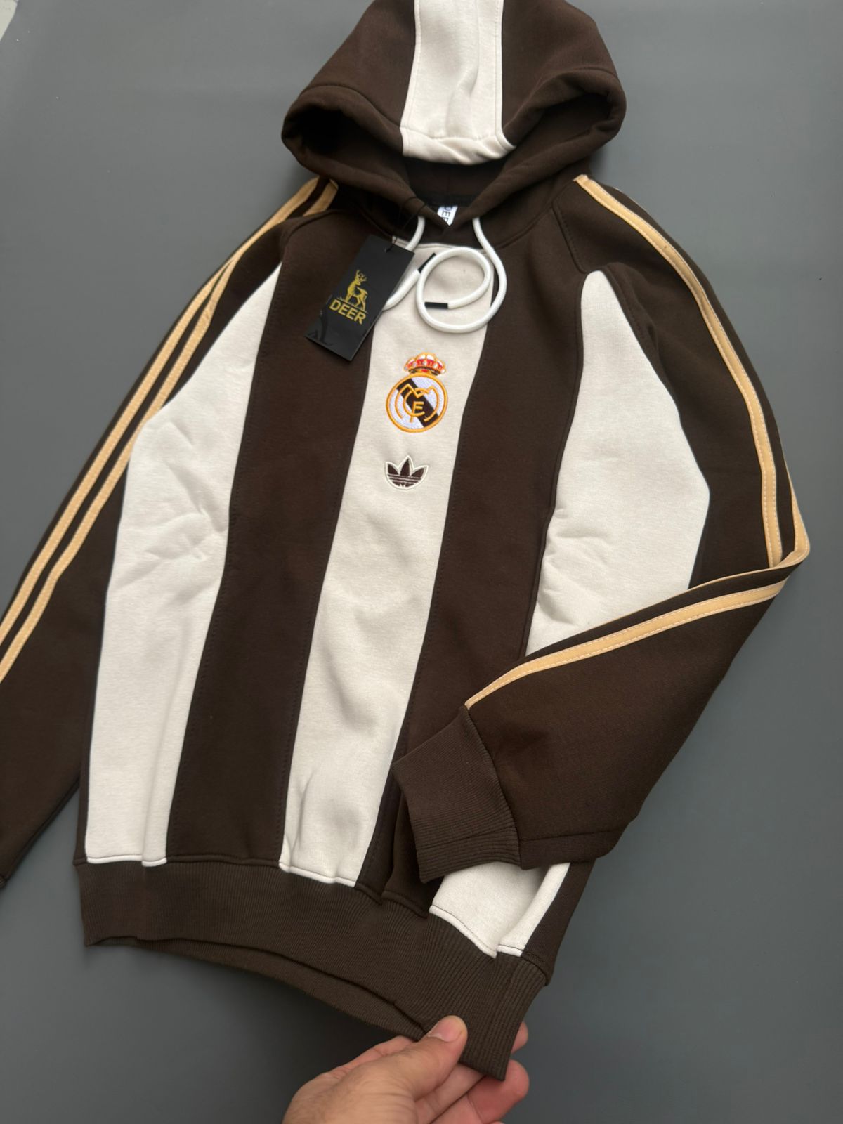 هودي ريال بني ف ابيض thumbnail