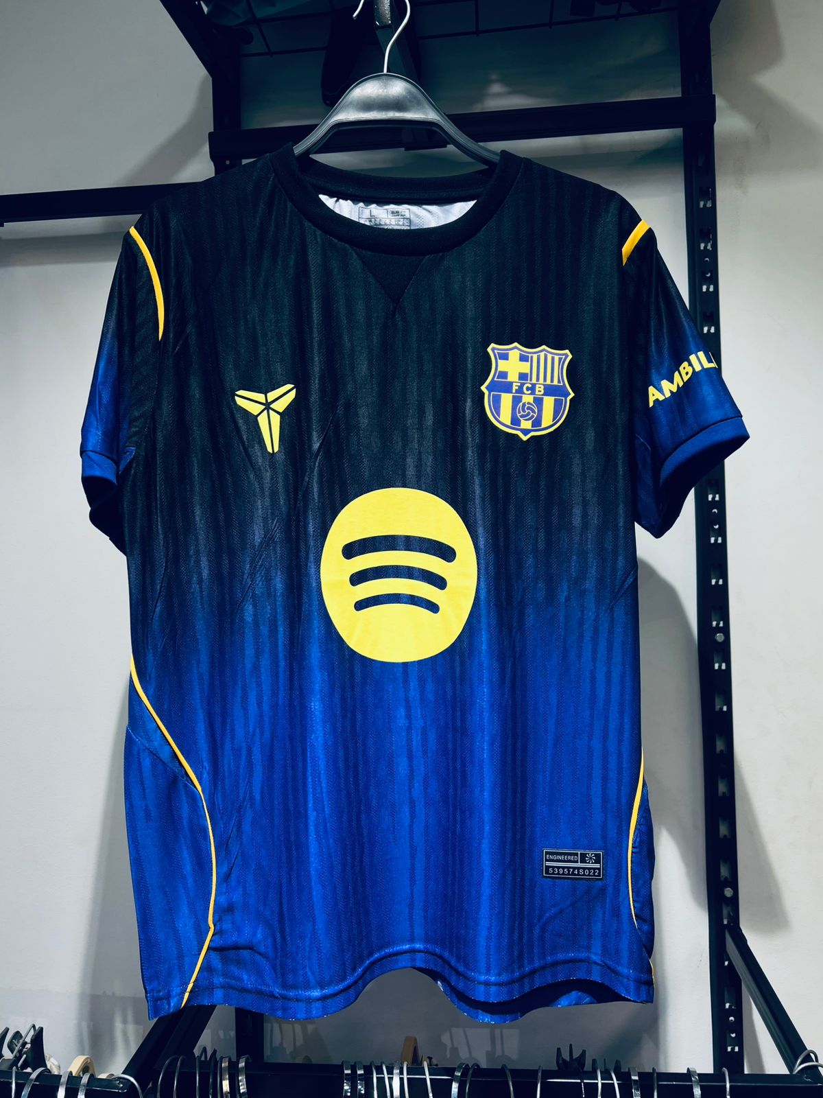 تيشيرت برشلونه Away