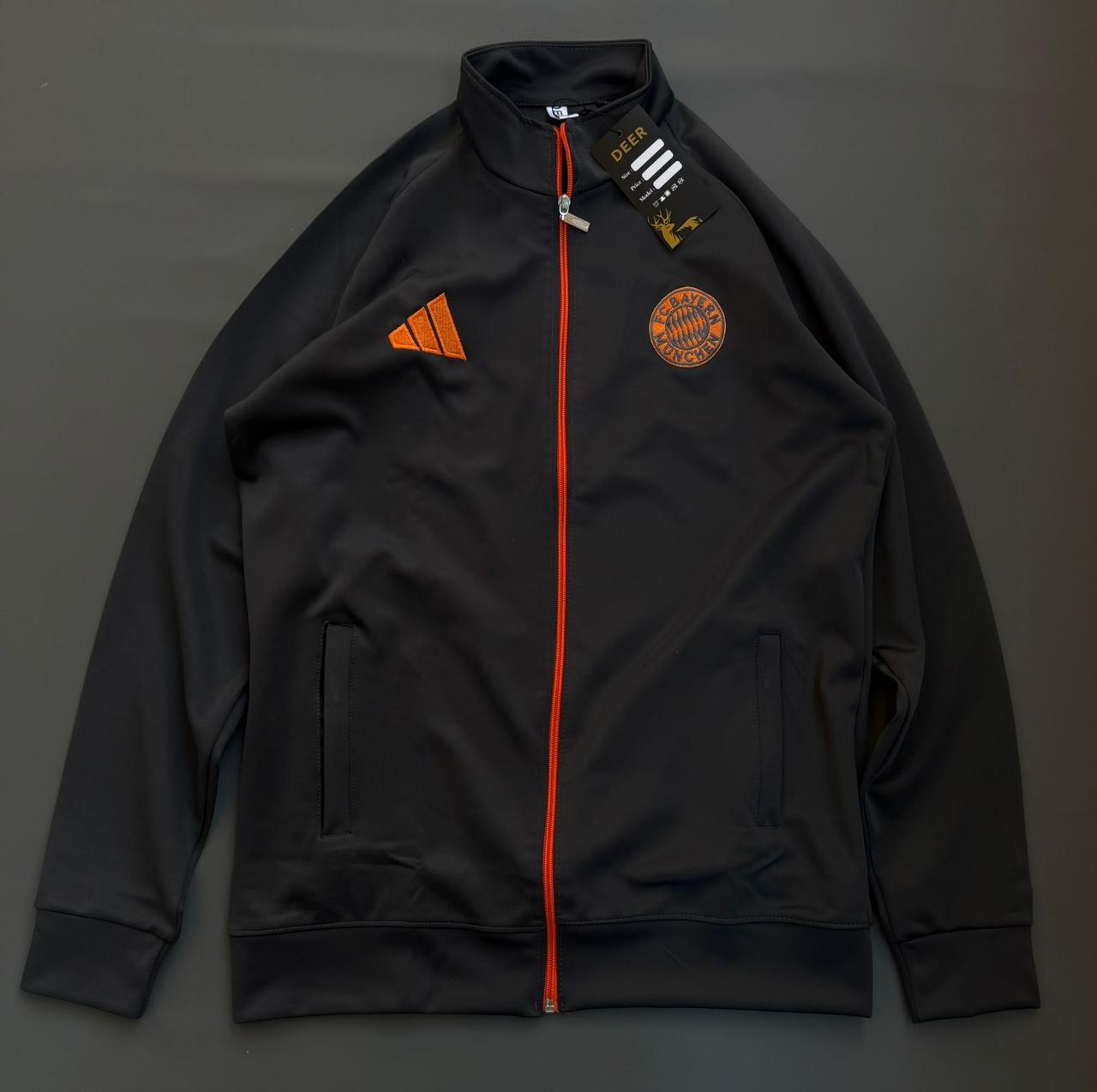 جاكت البايرن ميونخ الاسود