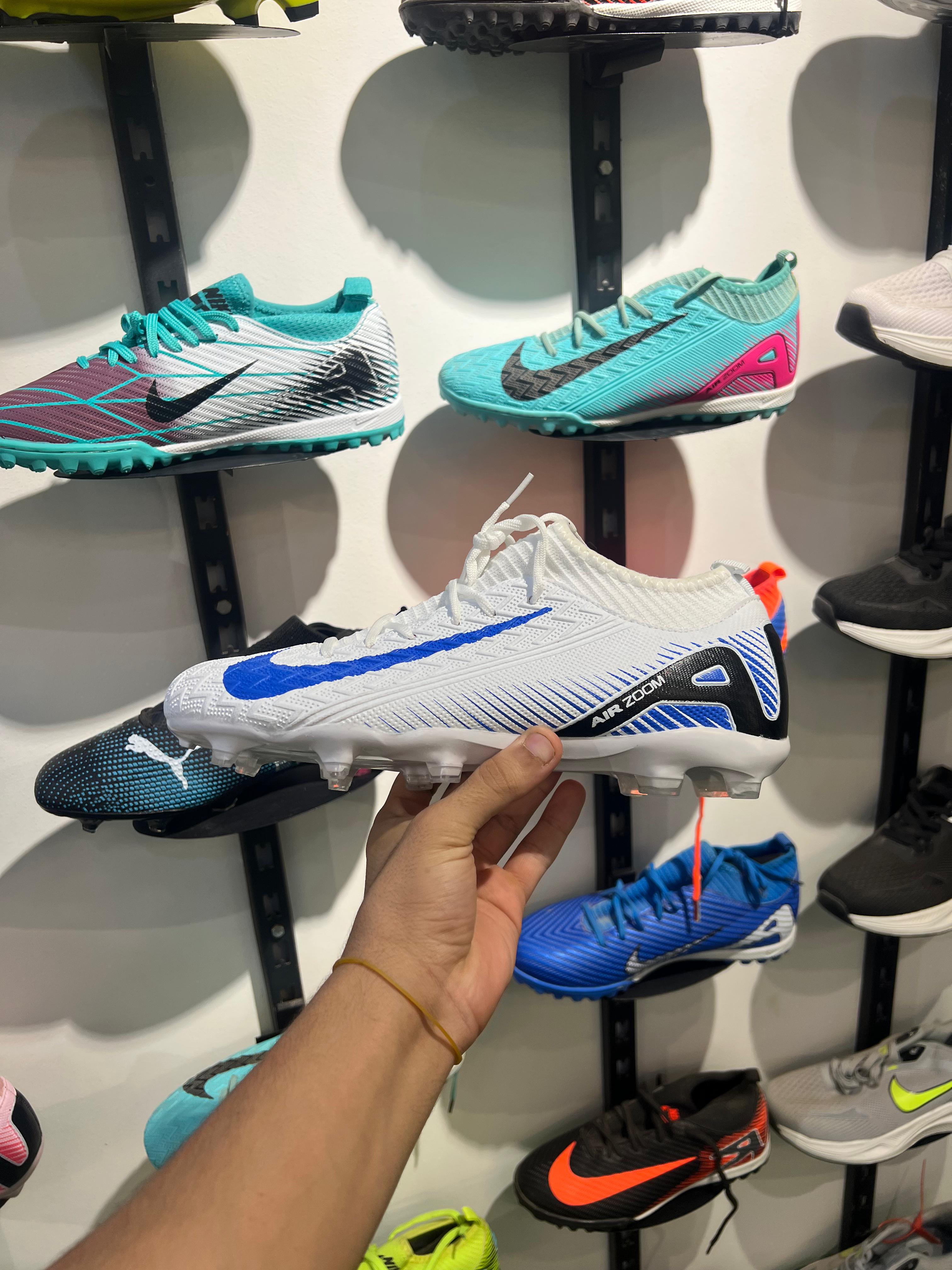 استارز اير زوم ابيض