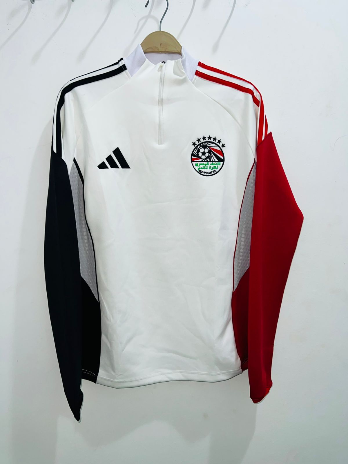 تراك منتخب مصر الابيض