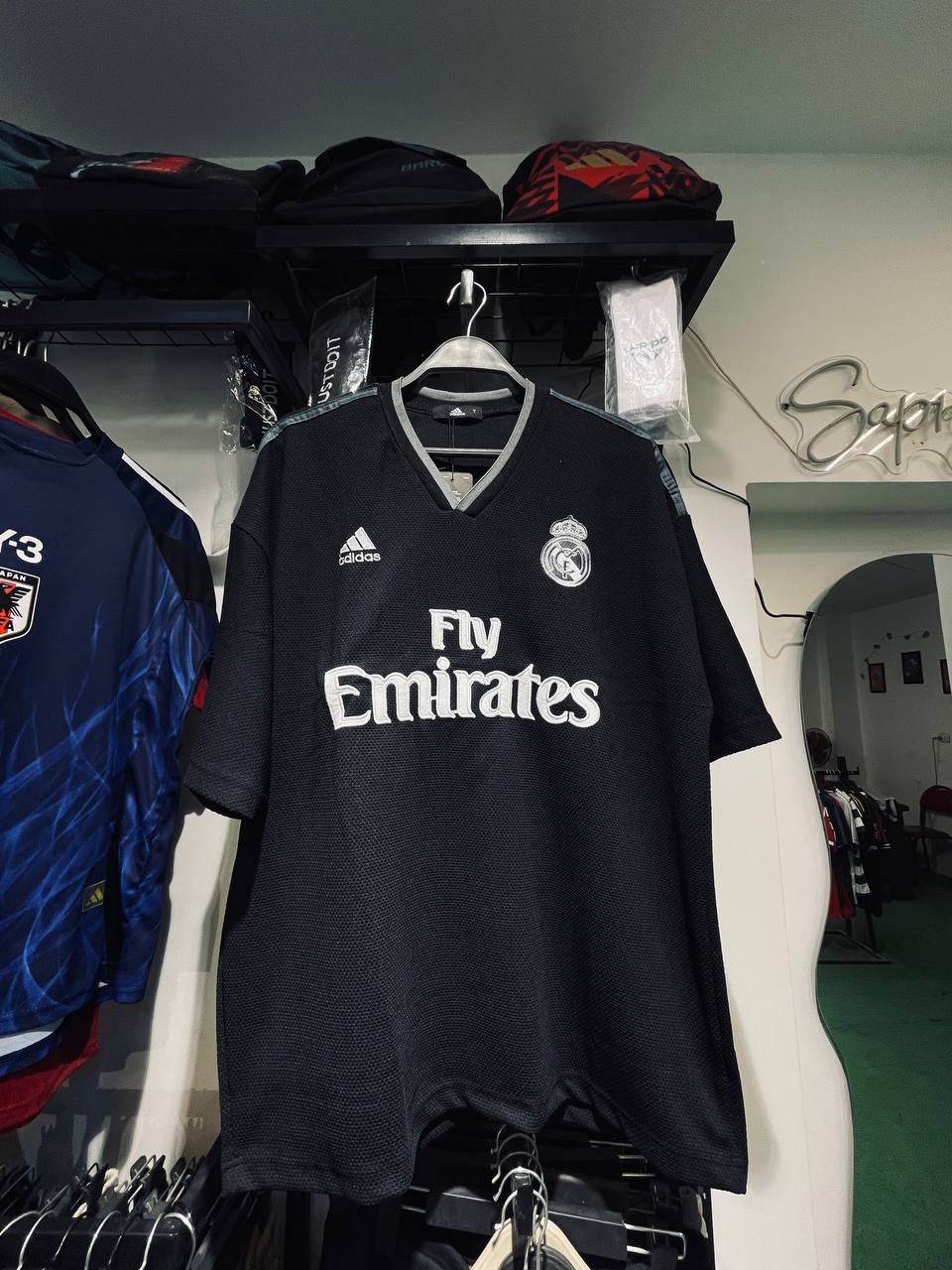 ريال مدريد الاسود كلاسيك