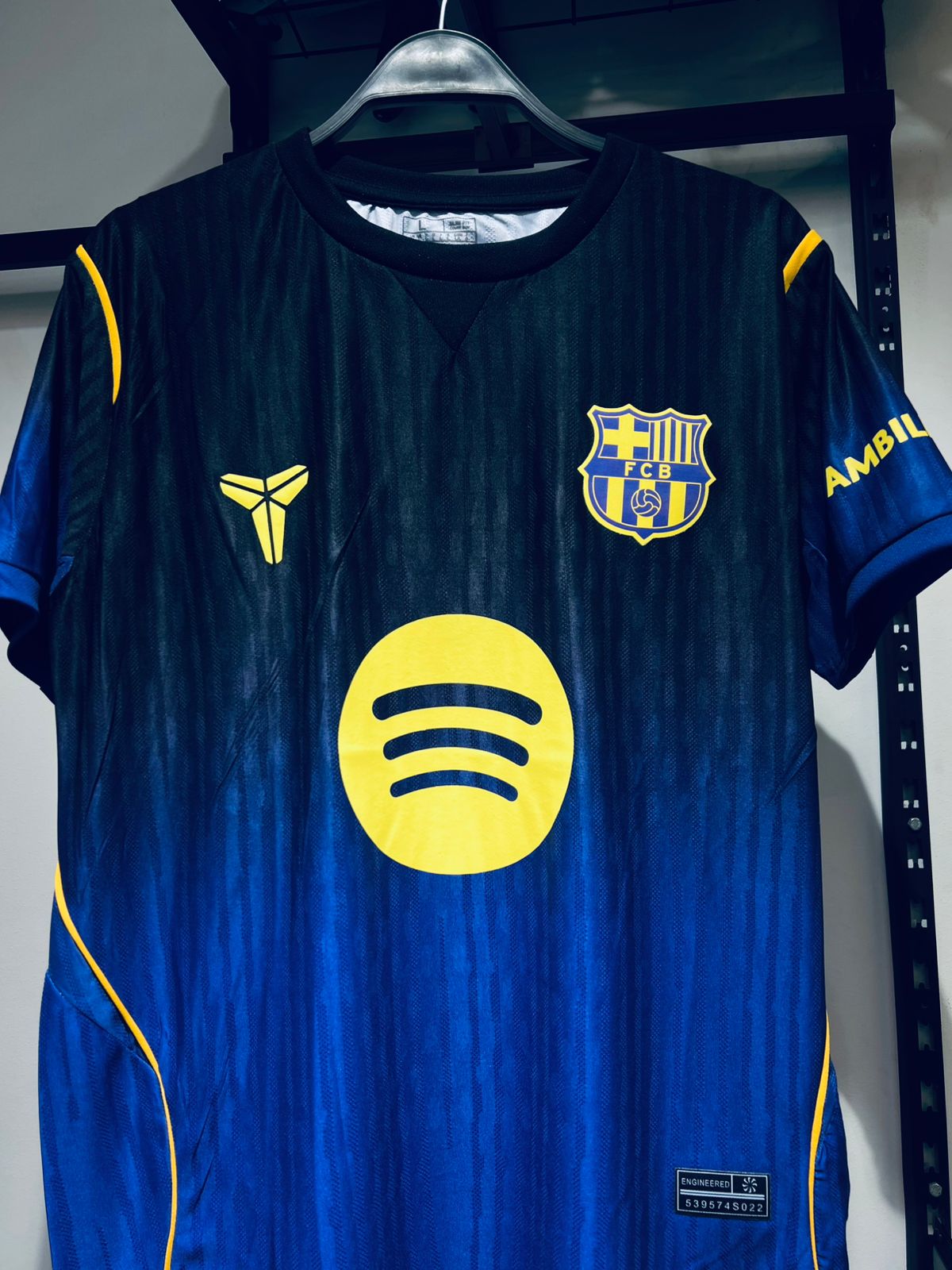 تيشيرت برشلونه Away thumbnail